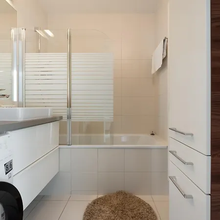 Apartment Mit Traumhafter Dachterrasse & Weitblick Vienna Esterno foto